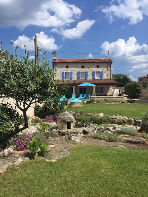 Villa with the pool, sea view, children playroom
