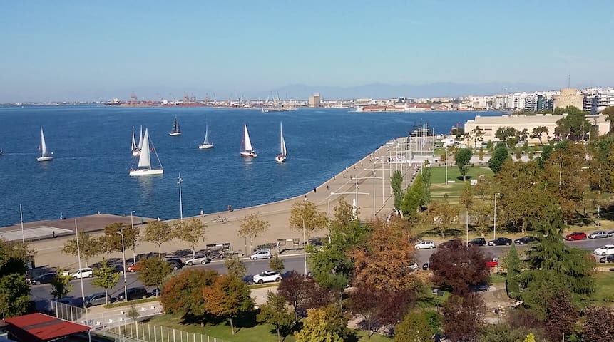 Sea & City views, Aspa’s apartment