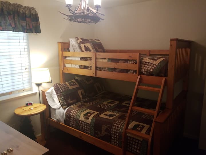 Segunda habitación de invitados: litera, doble con cama individual arriba