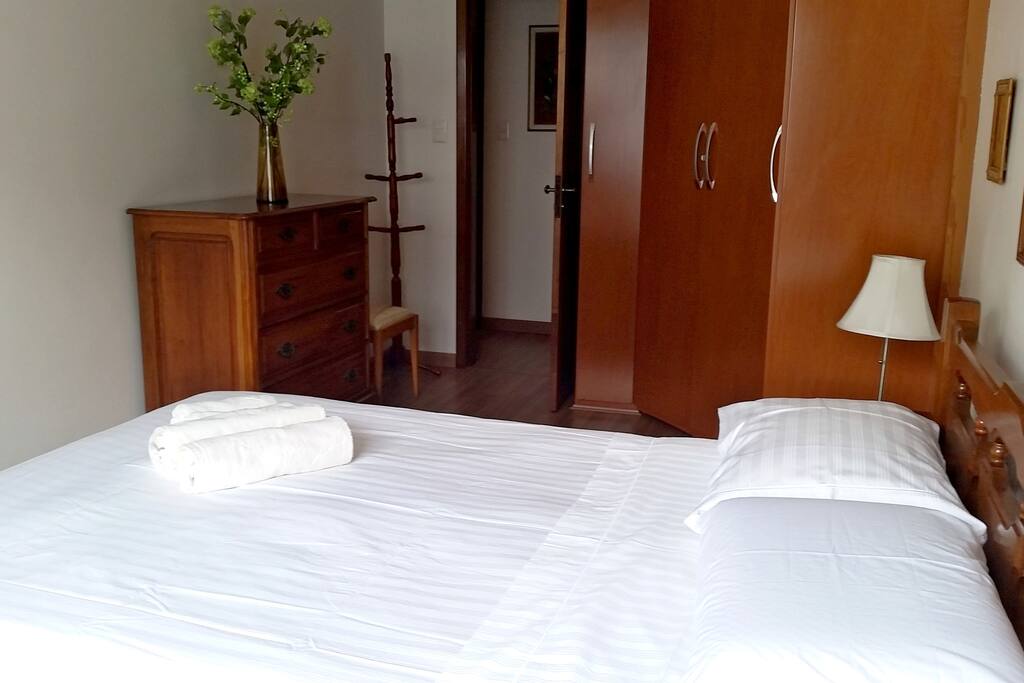 Quarto 1 com ar Condicionado - Room number 1 with air conditioning
