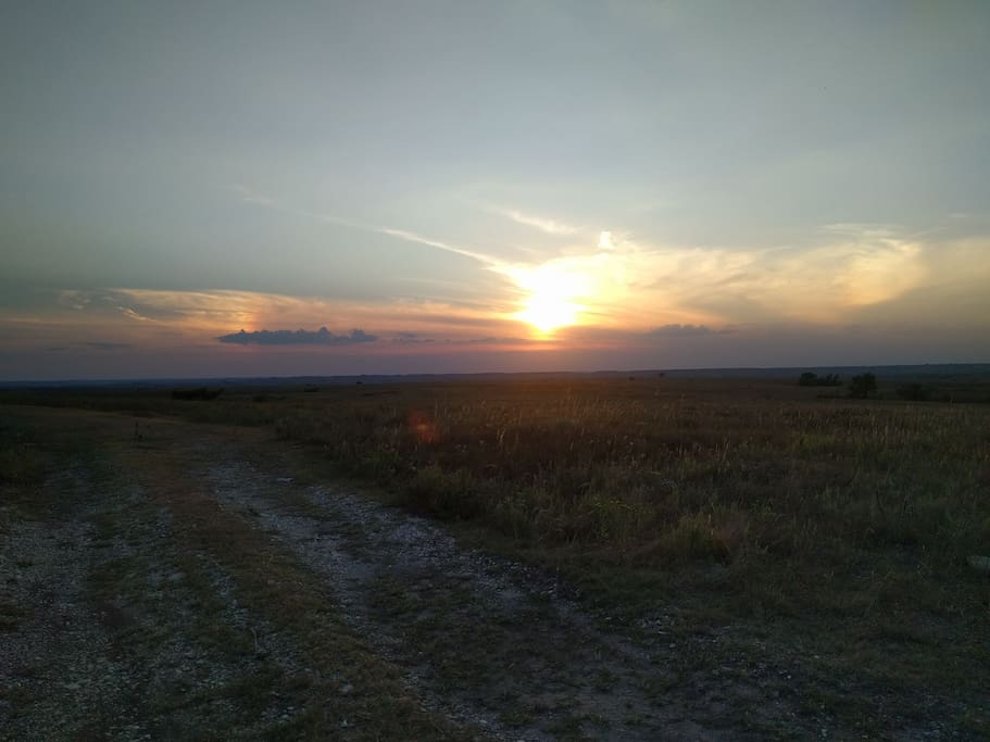 beautiful Flint hills. 5 minute drive to Konza Prairie.