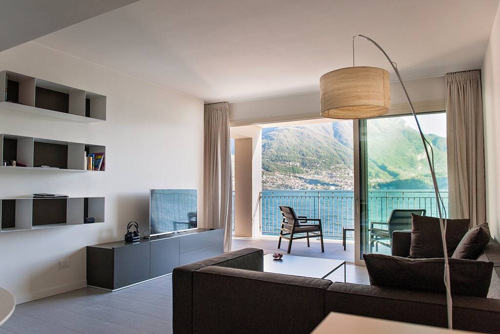 Breathtaking lake front views from the living room and all bedrooms