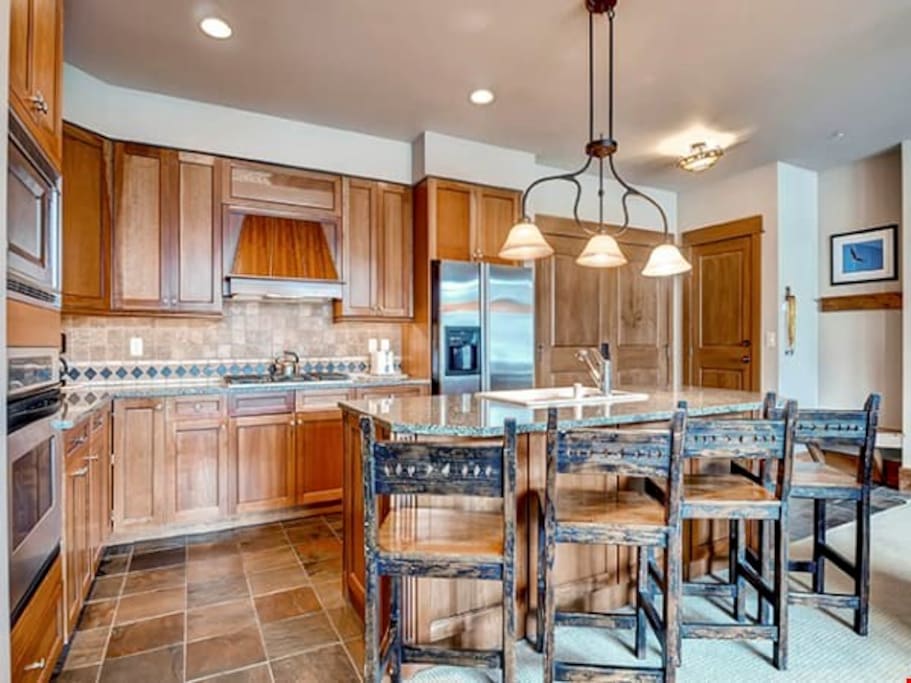 Take a seat at the breakfast bar or cook up a storm in the kitchen.