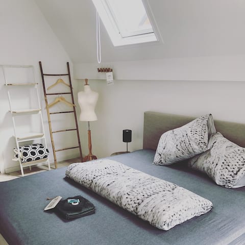 Place of stay in the heart of the city center (not parties)