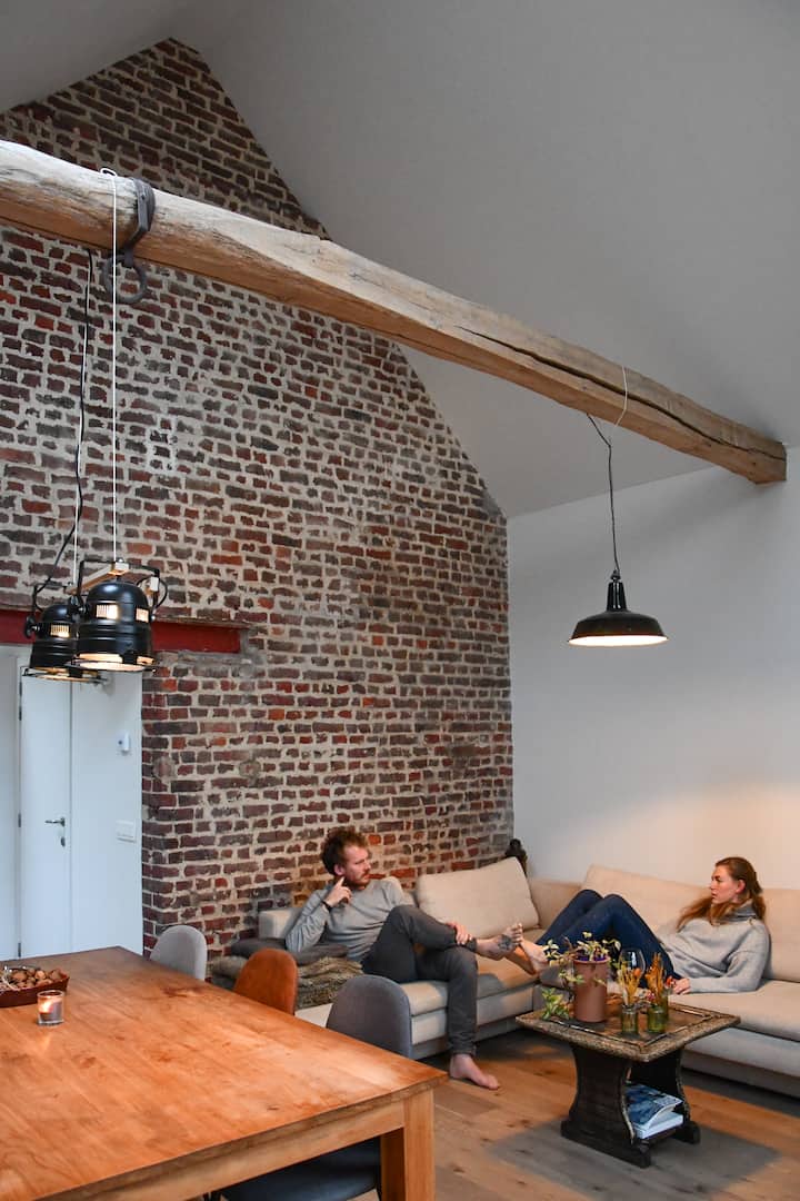 Schuur Wordt Loft In Een Ecologische Tuin - Kortrijk