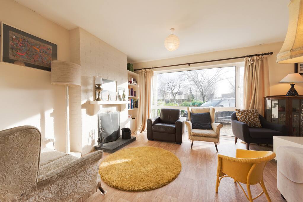 Sitting room area 2.