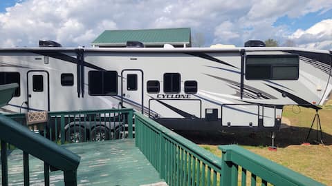 Ewe on the Farm Glamping RV with Sheep