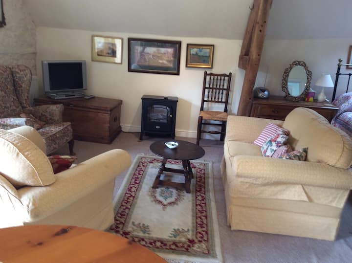 Brook House Farm Flat.   Charming Studio Flat - Leominster