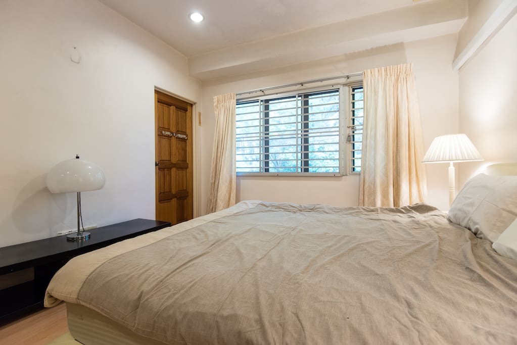 King size bed