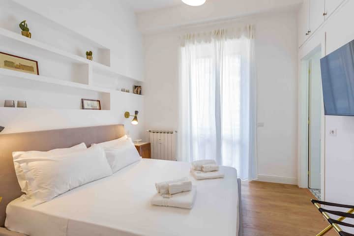 Dormitorio 2 con baño y balcón