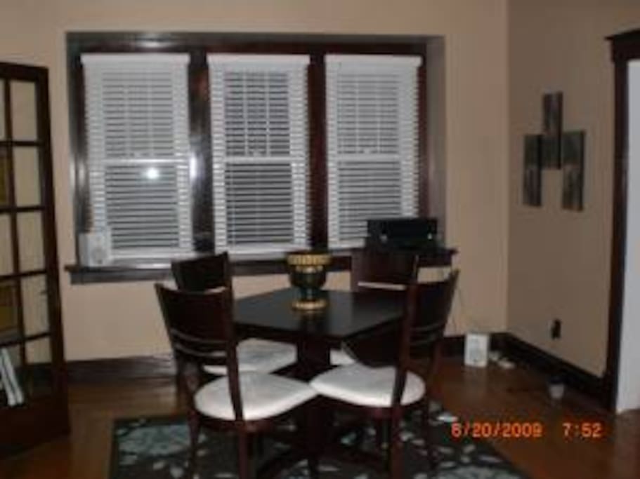 table expands to accommodate 6