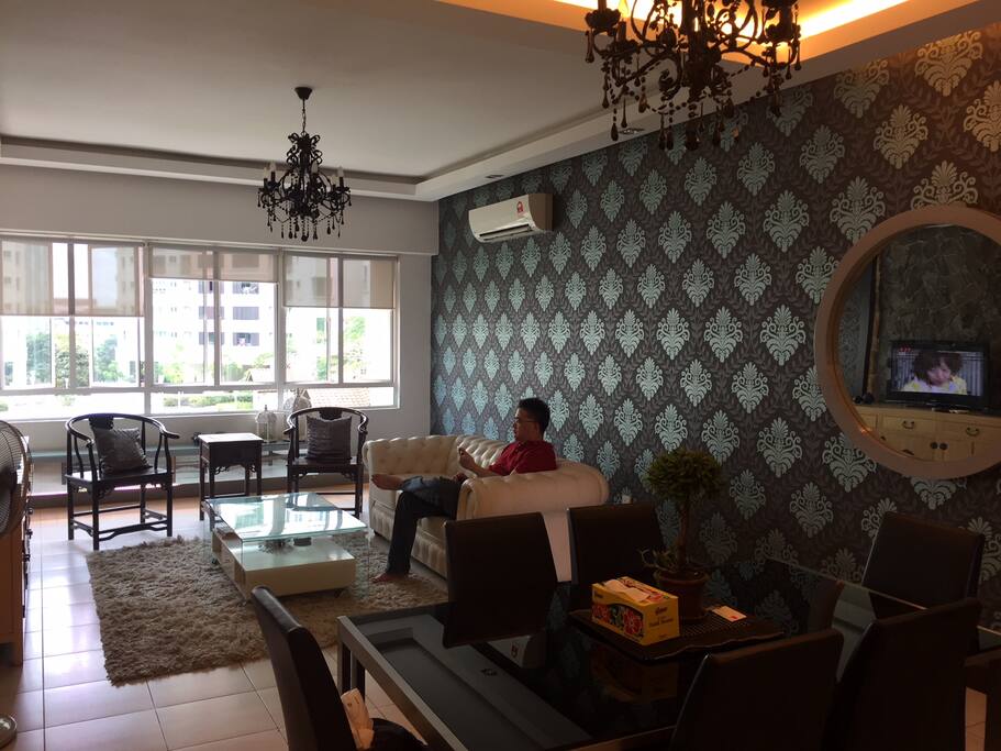 View of the living room. (2)