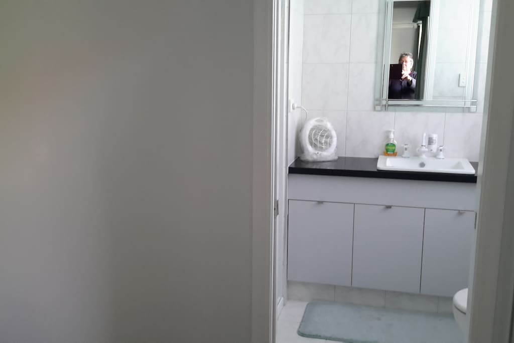 1st room ensuite