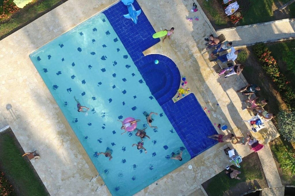 Vista desde arriba de la piscina