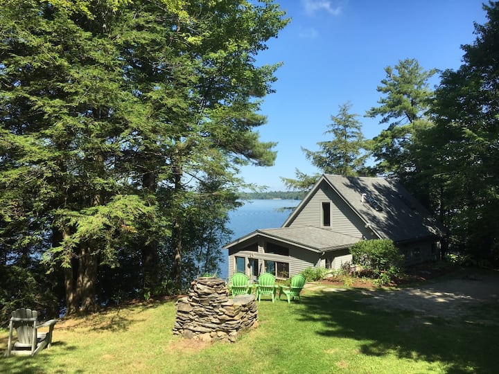 lakefront home close to Burlington! Cottages for Rent in