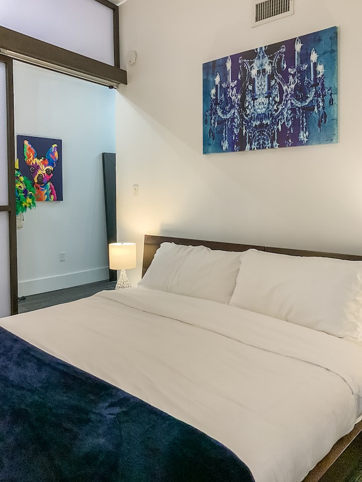 DORMITORIO PRINCIPAL CON CAMA TAMAÑO KING