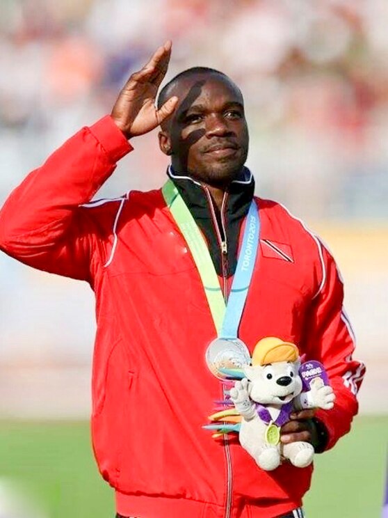 Show full-screen, host-provided image