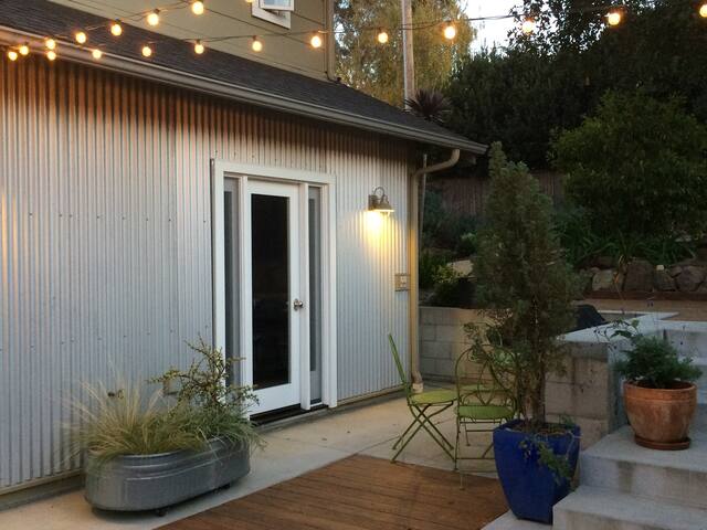 Beautiful cozy suite with its own entrance