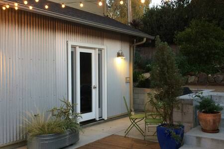 Beautiful cozy suite with its own entrance