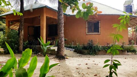 Complete House in the jungle, near the sea.