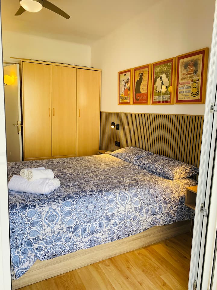 Master Room.
Bed 160x200- Toka moja kwa moja kwenda roshani.