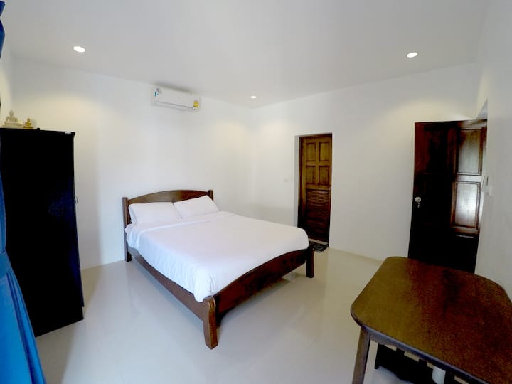 غرفة النوم 3 (الطابق الأول)