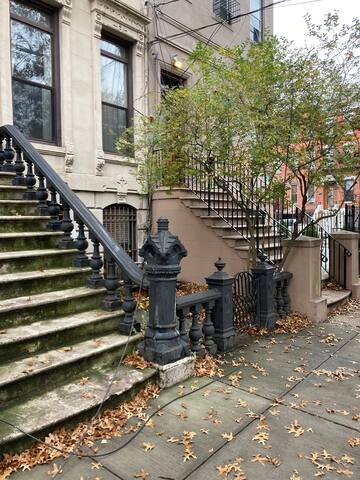 RARE Multi-Floor downtown brownstone! ! Near PATH gallery image 3