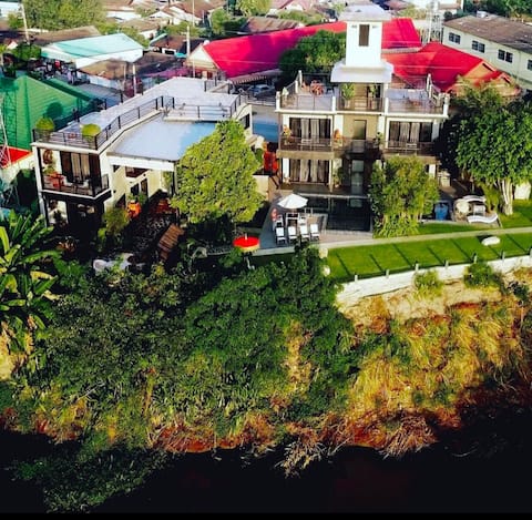 Family Luxury Villa & Pool