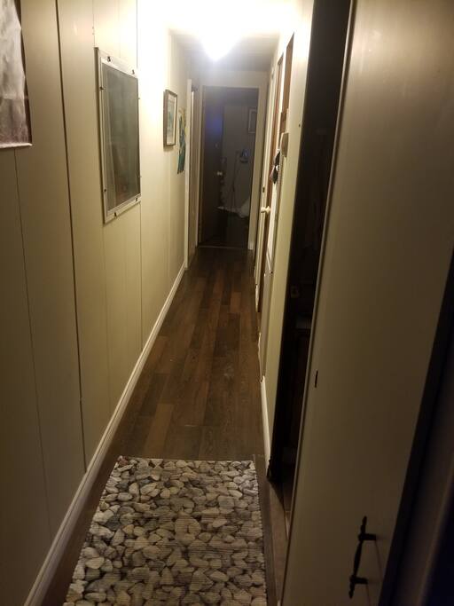 hallway to bedrooms