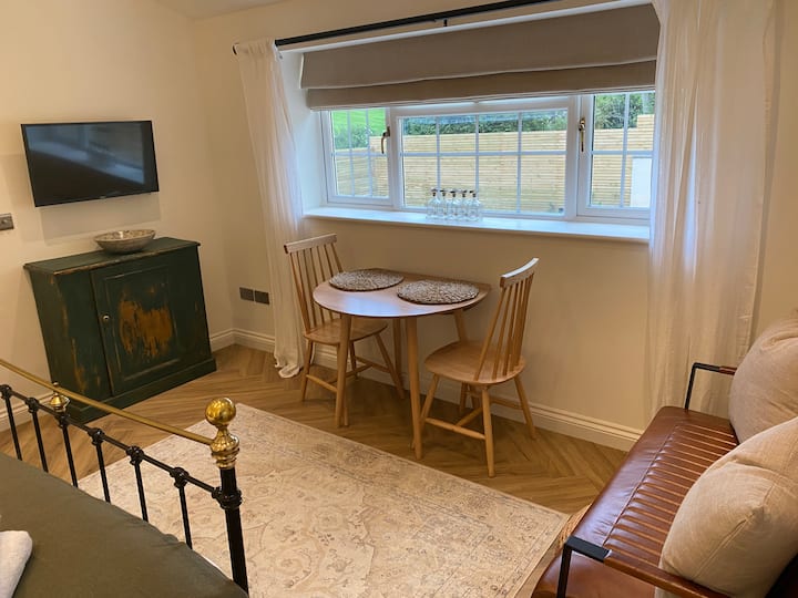 Stylish 1 Bed Studio Hot Tub &Gym Close To Lyme - Axminster