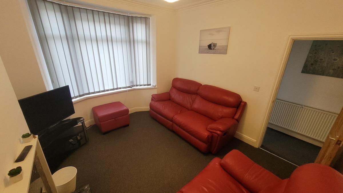 Top Airbnb: The Lawrence, 2 bedroom Victorian house in Redcar a Saltburn, Marske And New Marske