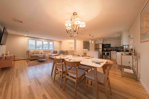 Spacious Boston 3BR/10 min- Airport/Free Parking