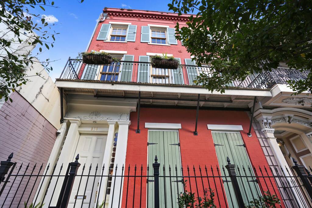 Warehouse District Vacation Rental Apartments for Rent in New Orleans