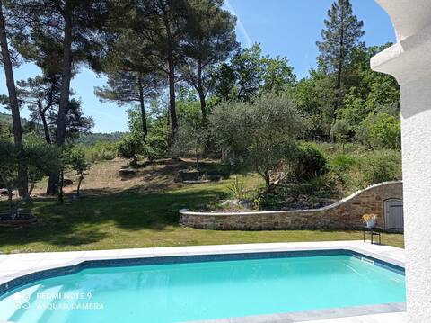 Villa for 6 people with pool surrounded by nature