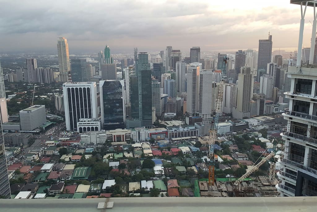 Fantastic view from the roof deck at 65th floor, the second tallest building in the whole Philippines