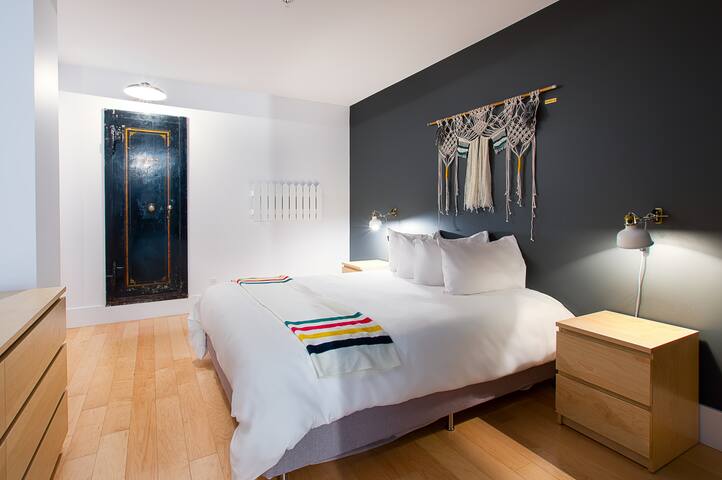 202 – Les Lofts St-Joseph – Par Les Lofts Vieux-QC gallery image 5