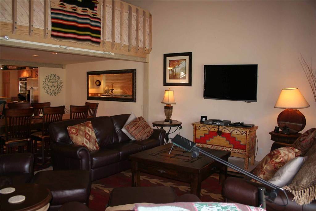 Couch, Furniture, Entertainment Center, Home Theater, Screen