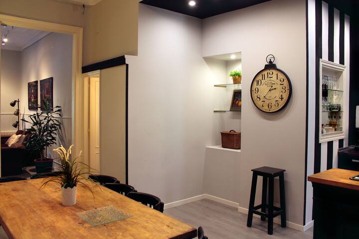 Fantastic big Apartment with Balcony! gallery image 3