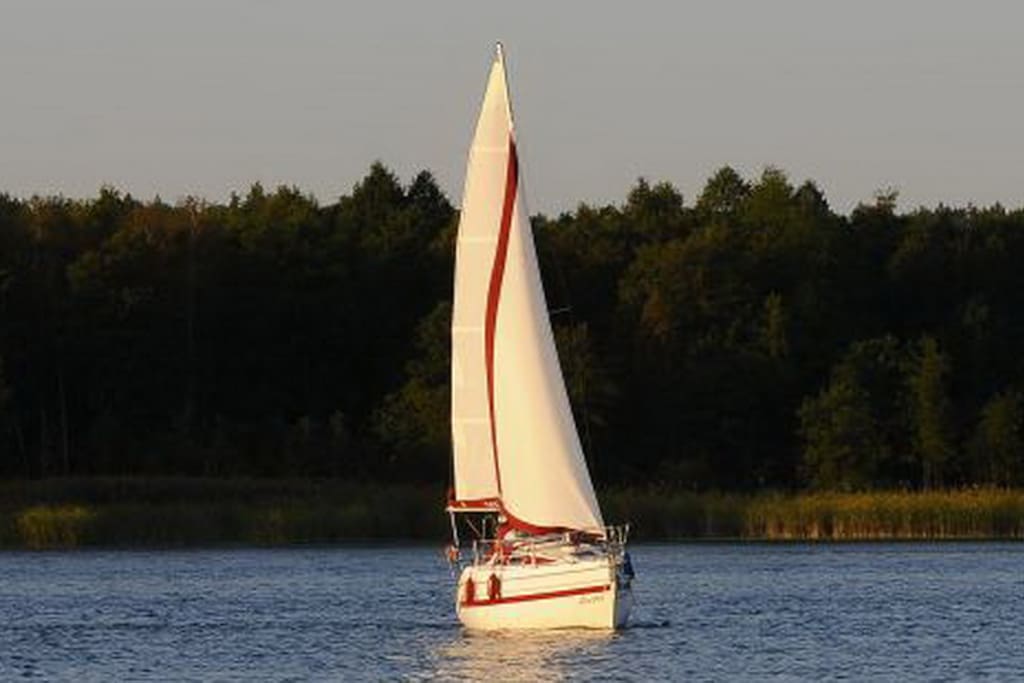 Bei Interesse bieten wir auch ein Segelerlebnis auf unserer neuen Yacht an.