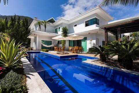 Zen Mansion - 15 minutes from Brava Beach
