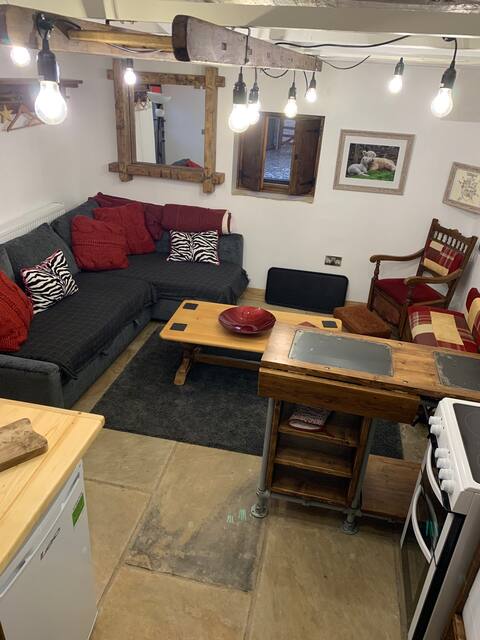 Successful Airbnb property: Dog Friendly Speedwell Barn at Speedwell House in High Peak