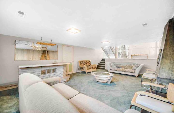 Home Away From Home -Relax And Enjoy!! - Gary, IN