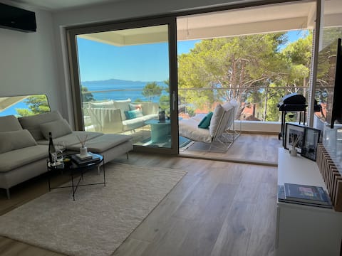 Beautiful luxury apartment with sea views