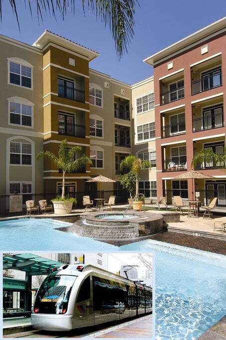 Overlooks the Pool!