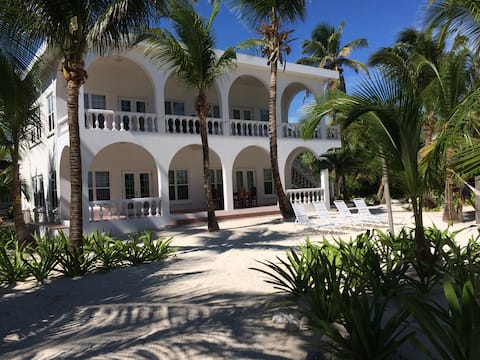 Casa Blanca Mata Grande-Includes use of boat/capt!