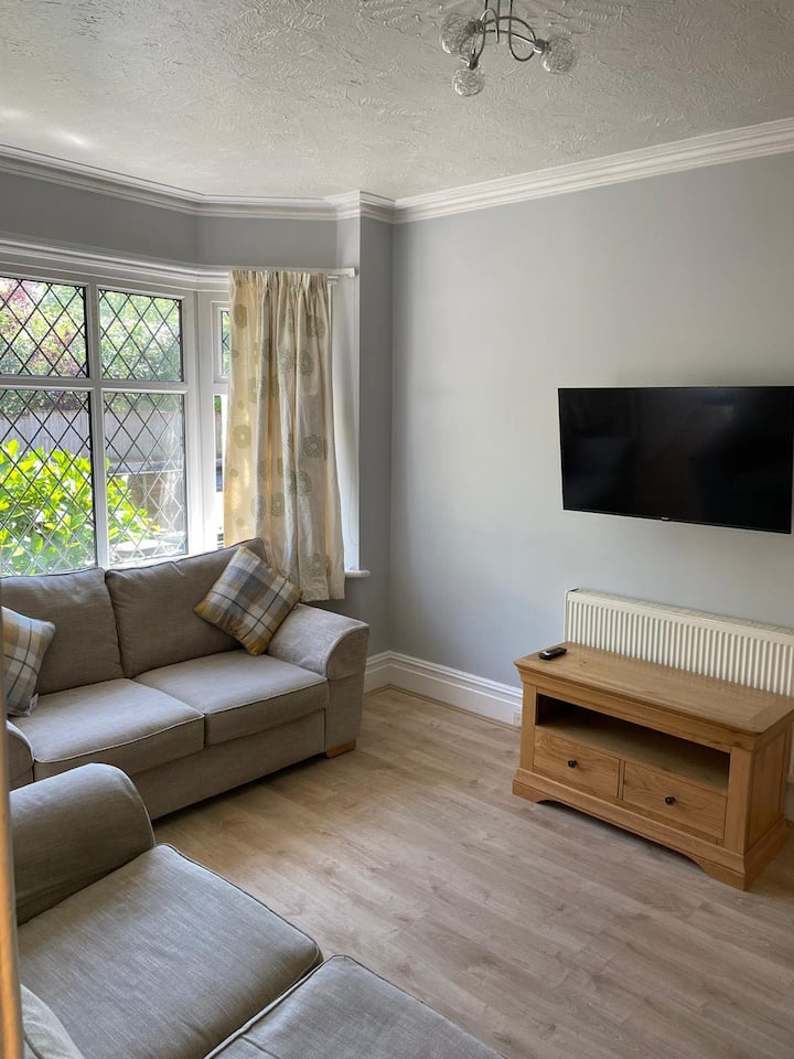Roslin Corner - 2 Bed Apartment With Garden. - Sandbanks