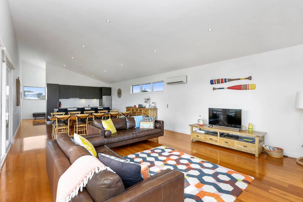 Spacious Living DVDS/GAMES provided.
