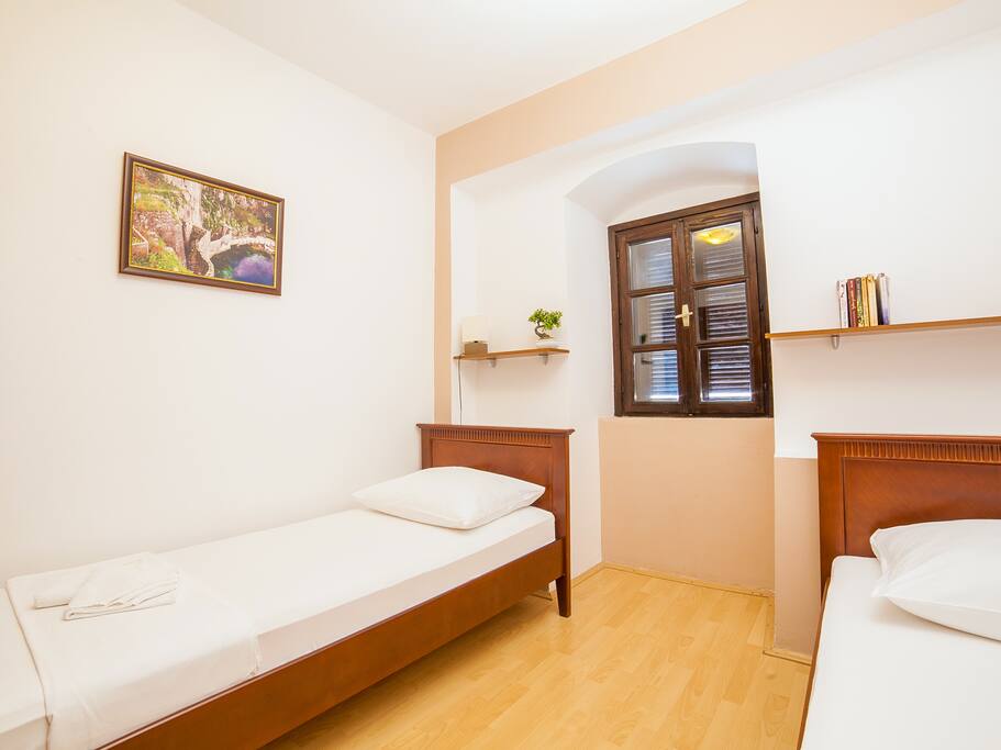 Twin bedroom