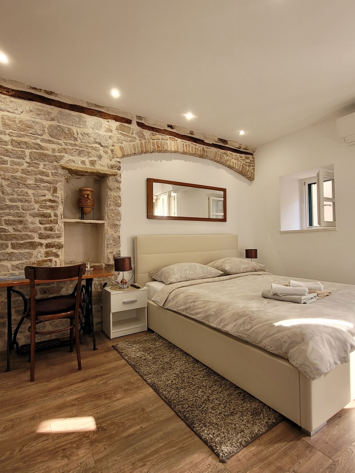 Sebenico Luxury room Houses for Rent in Šibenik, Šibenskokninska