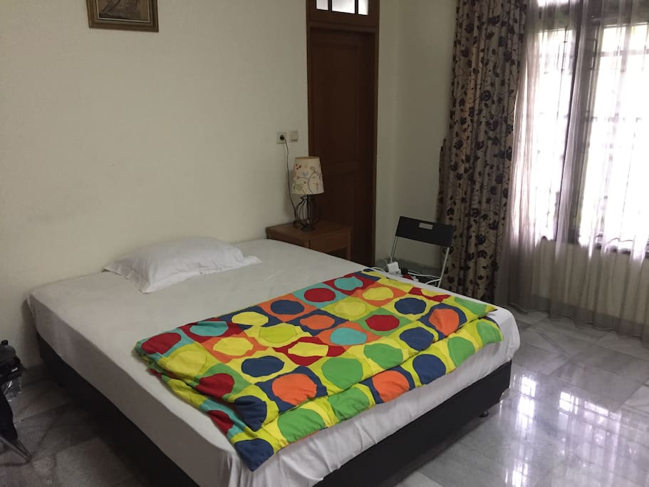 Double bed 160 x 200 cm size.